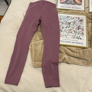 Cropped yoga pants